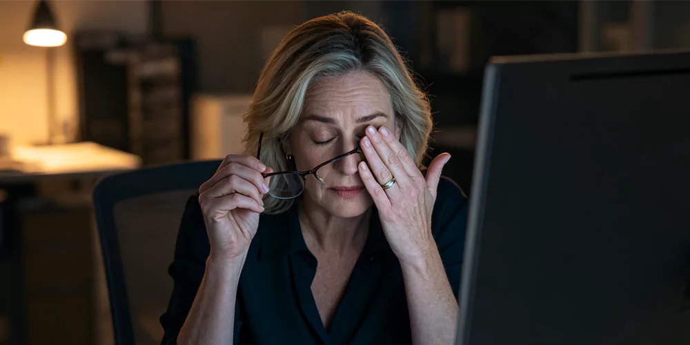 Digital Eye Strain: Why Your Eyes Feel Tired After Screen Time